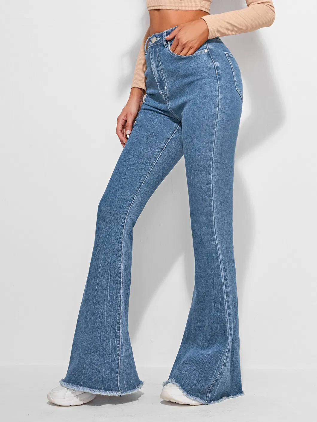 OEM&ODM New Fashion Lady High-Waisted Stretch Light Blue Color High Quality Flare Fitting with Raw Edge on Bottom Denim Jeans