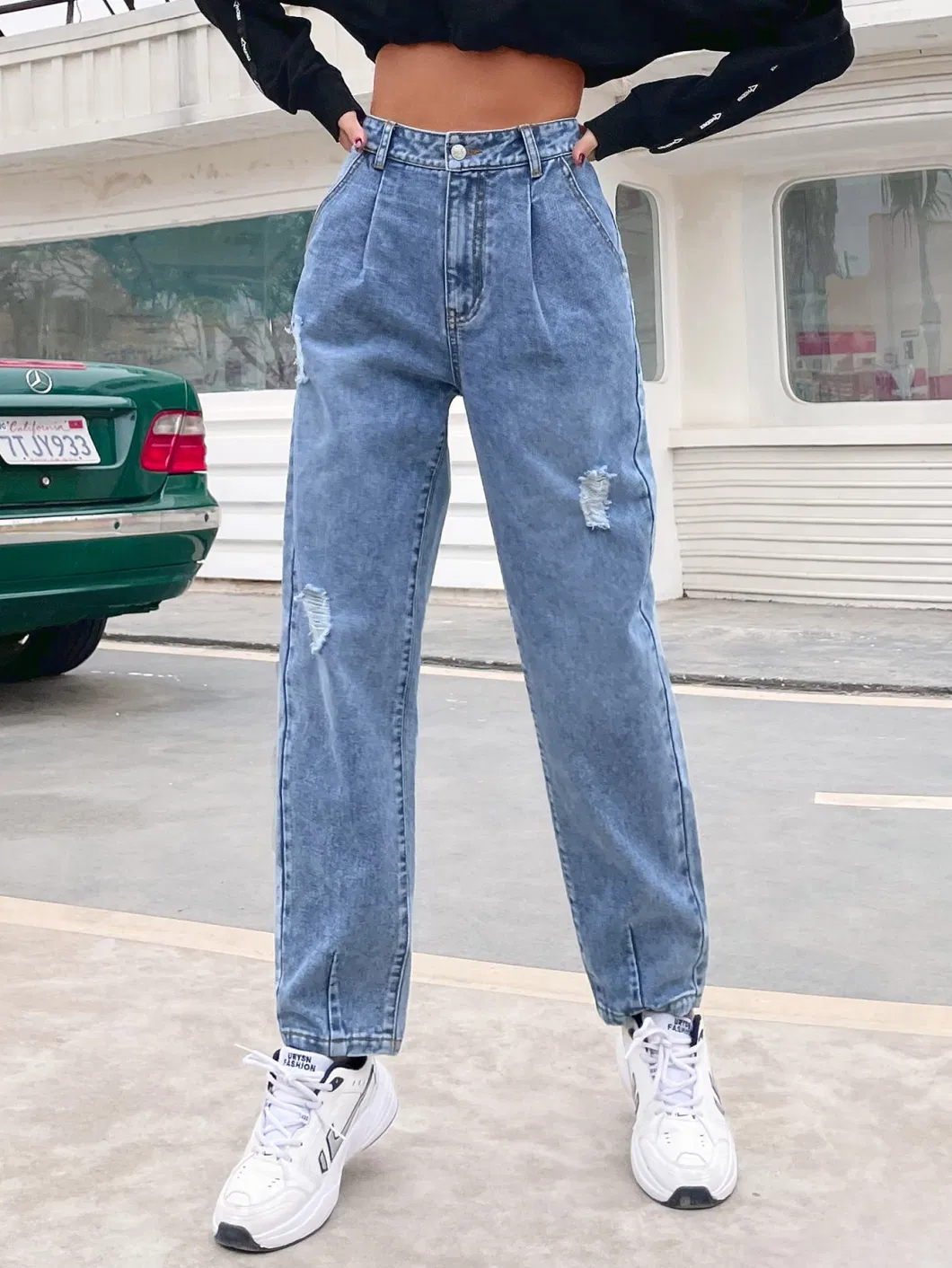 Straight Leg Jeans Lady Jeans with Darts Under Waist on Front High-Waisted with Holes on Knee New Fashion Brand