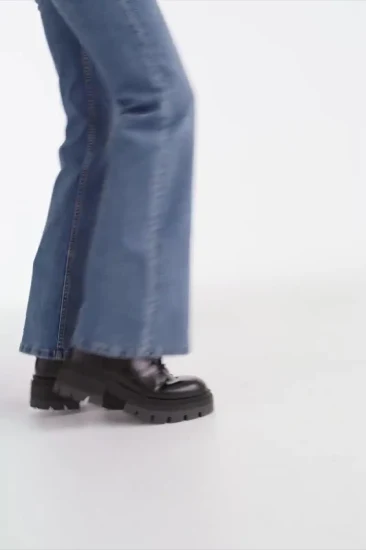 Women′s Enzyme Wash Simple Skinny Jeans Black Slight Stretch Quality Denim Leggings